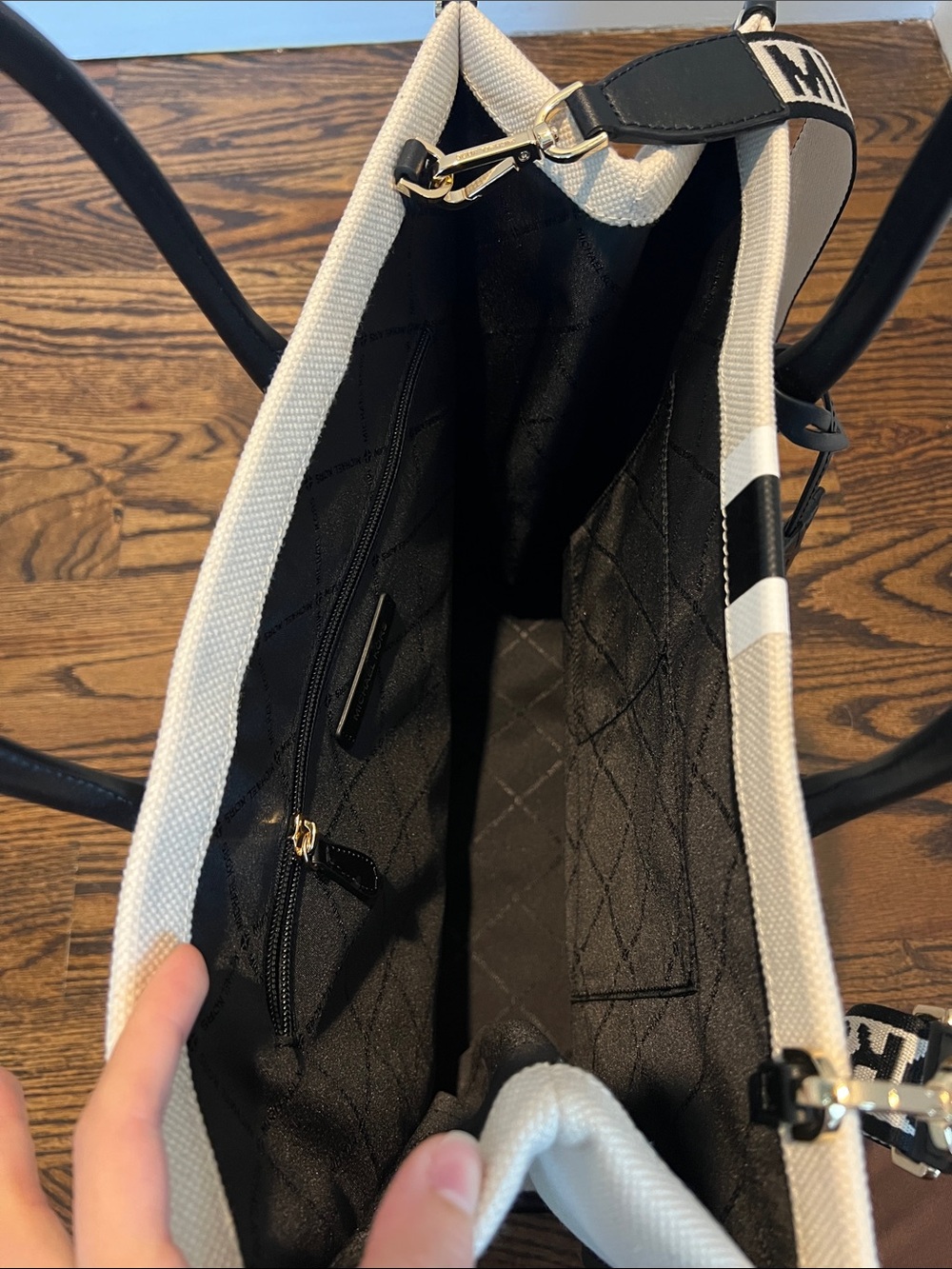 Michael Kors Mirella Large Canvas Tote with Logo Stripe. NEW - Picture 6 of 9